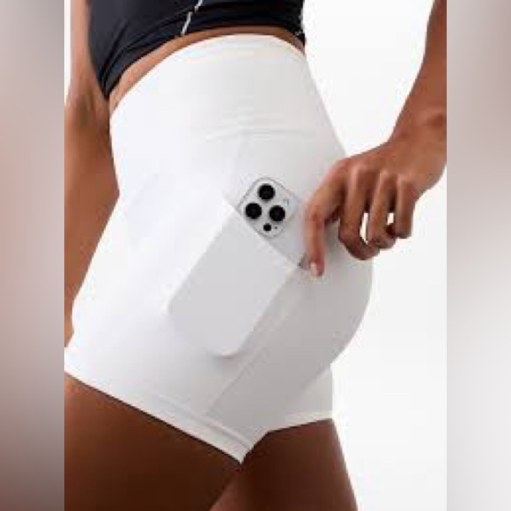 Athleta Stash High Waist Pocketed Bike Shorts Off White Women's Size L